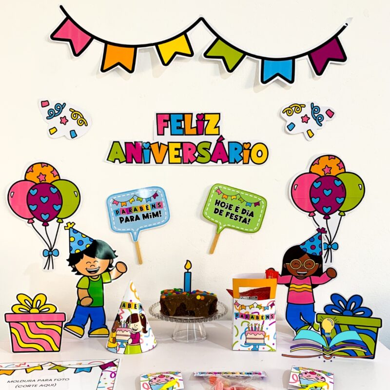 Kit com o tema Aniversariante do Dia, ideal para celebrar os alunos e decorar o ambiente escolar na Educação Infantil e nos primeiros anos do Ensino Fundamental.